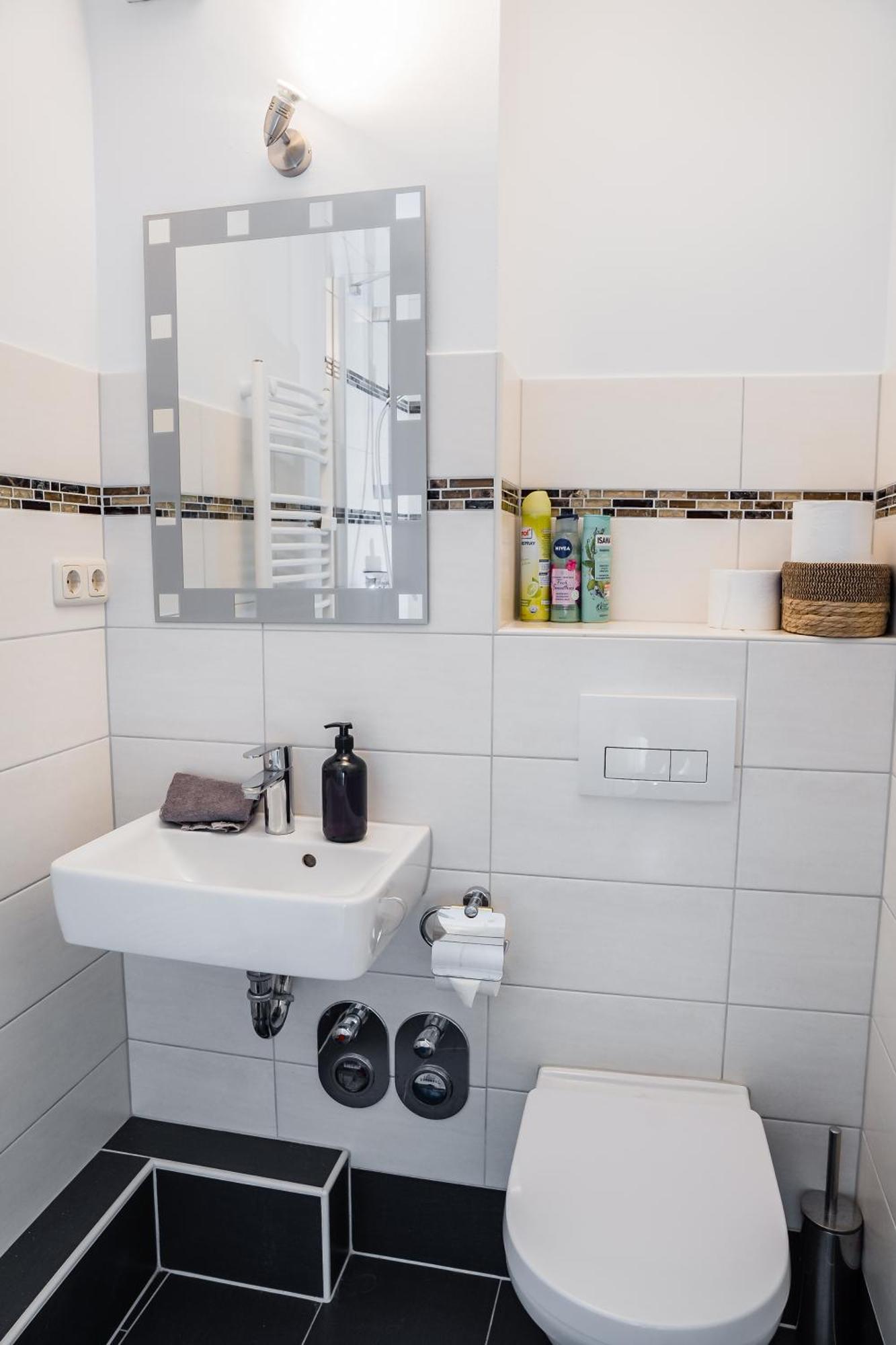 Cozy And Central Apartment Luebeck Esterno foto